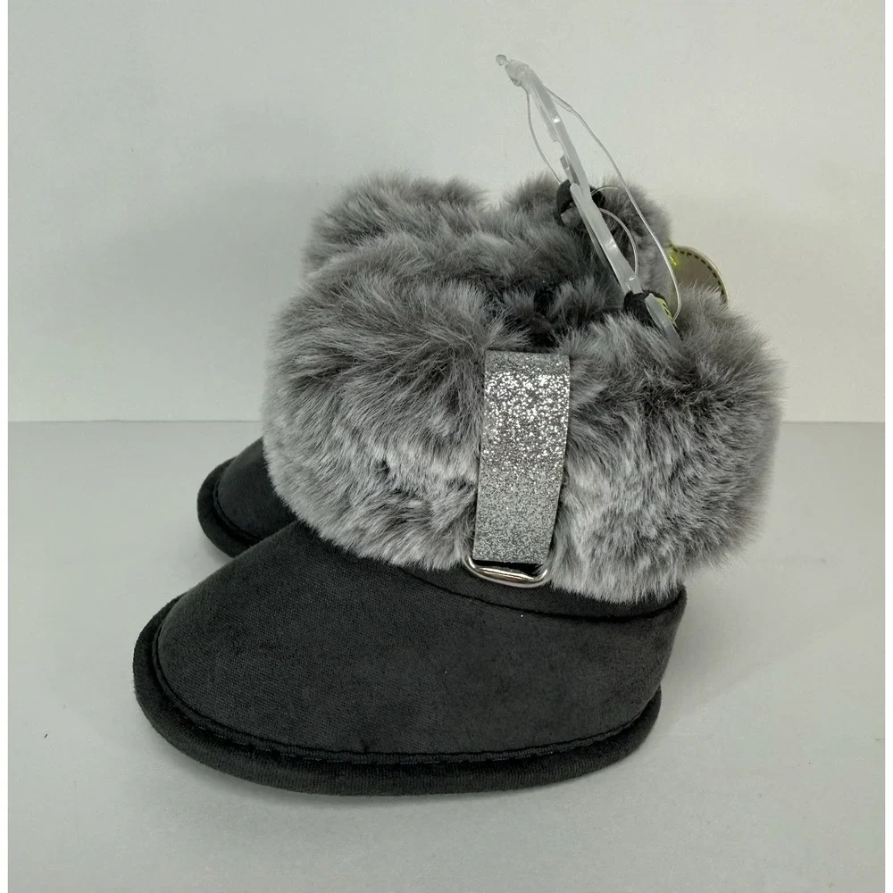 NWT Stepping Stones Gray Faux Fur Baby Boots 0-3months Size 1